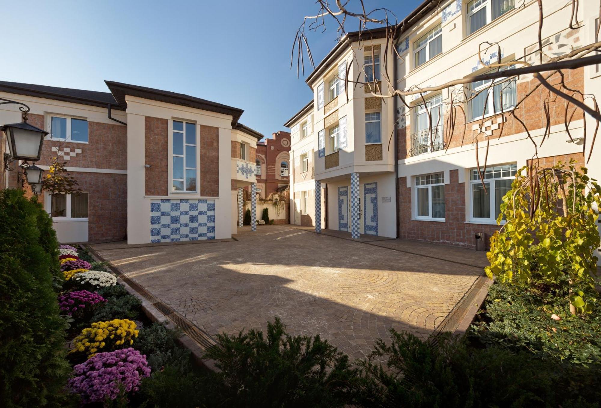 De Gaulle Boutique Hotel คาร์คิฟ ภายนอก รูปภาพ