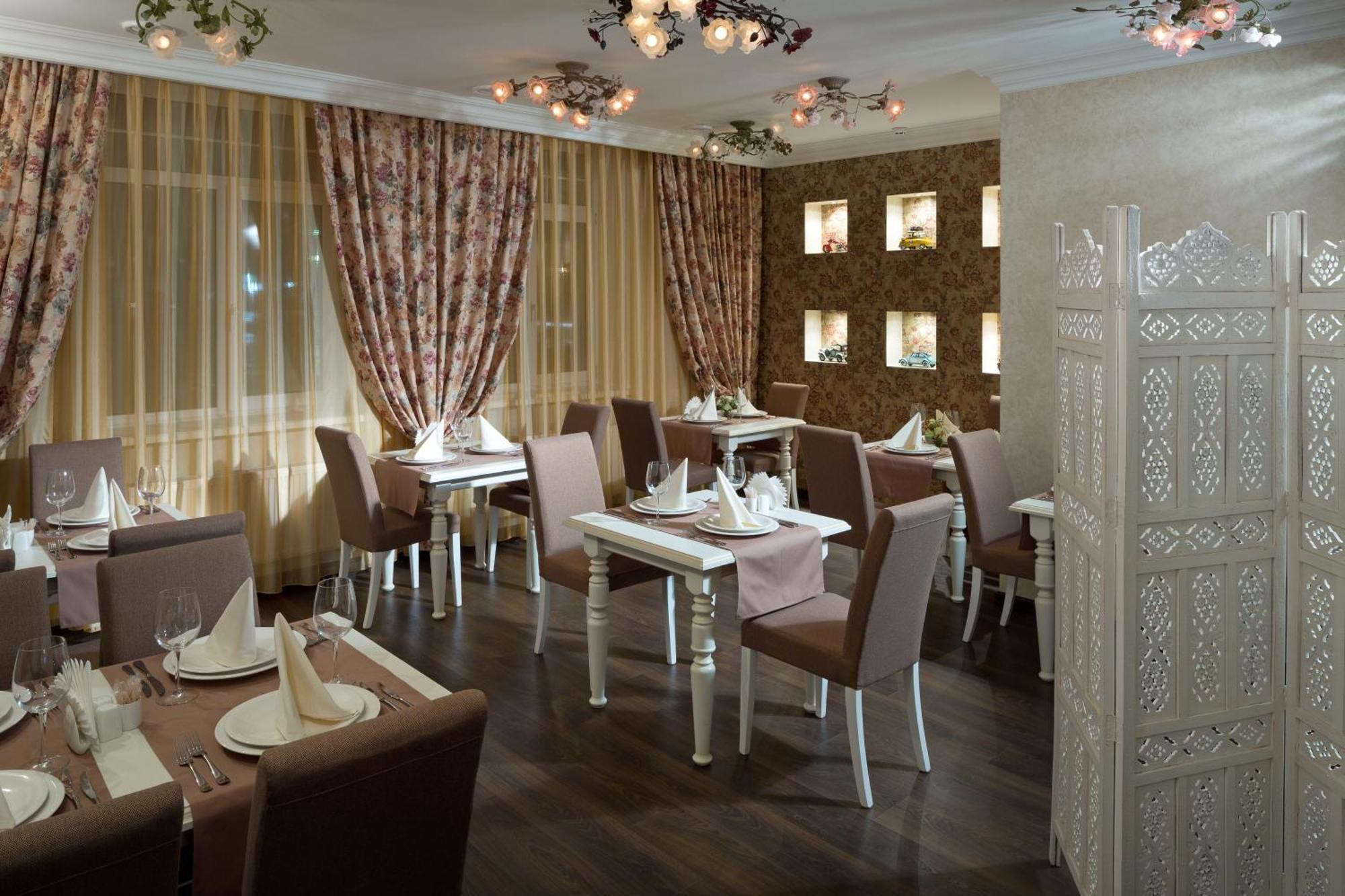 De Gaulle Boutique Hotel คาร์คิฟ ภายนอก รูปภาพ