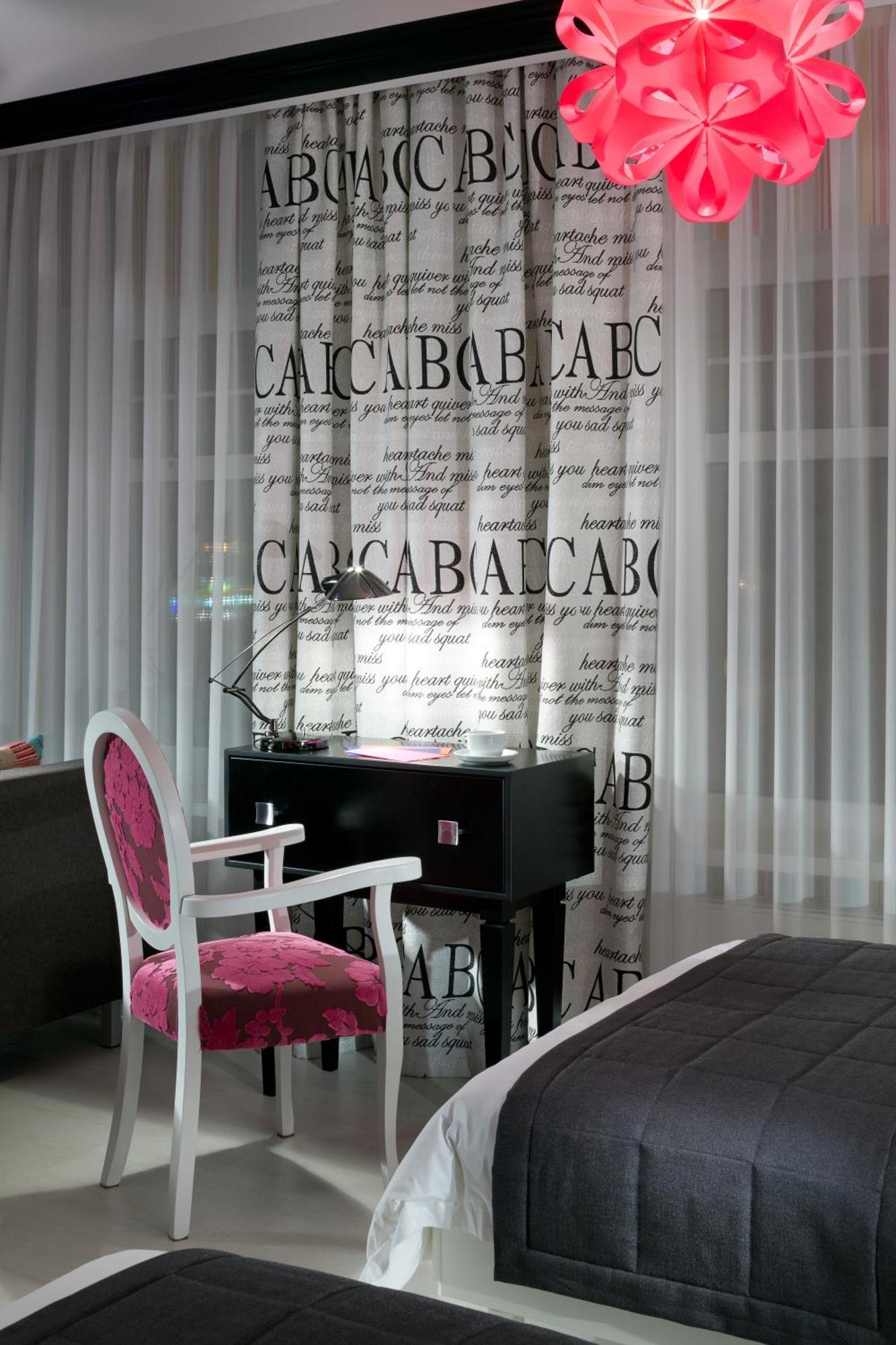 De Gaulle Boutique Hotel คาร์คิฟ ภายนอก รูปภาพ