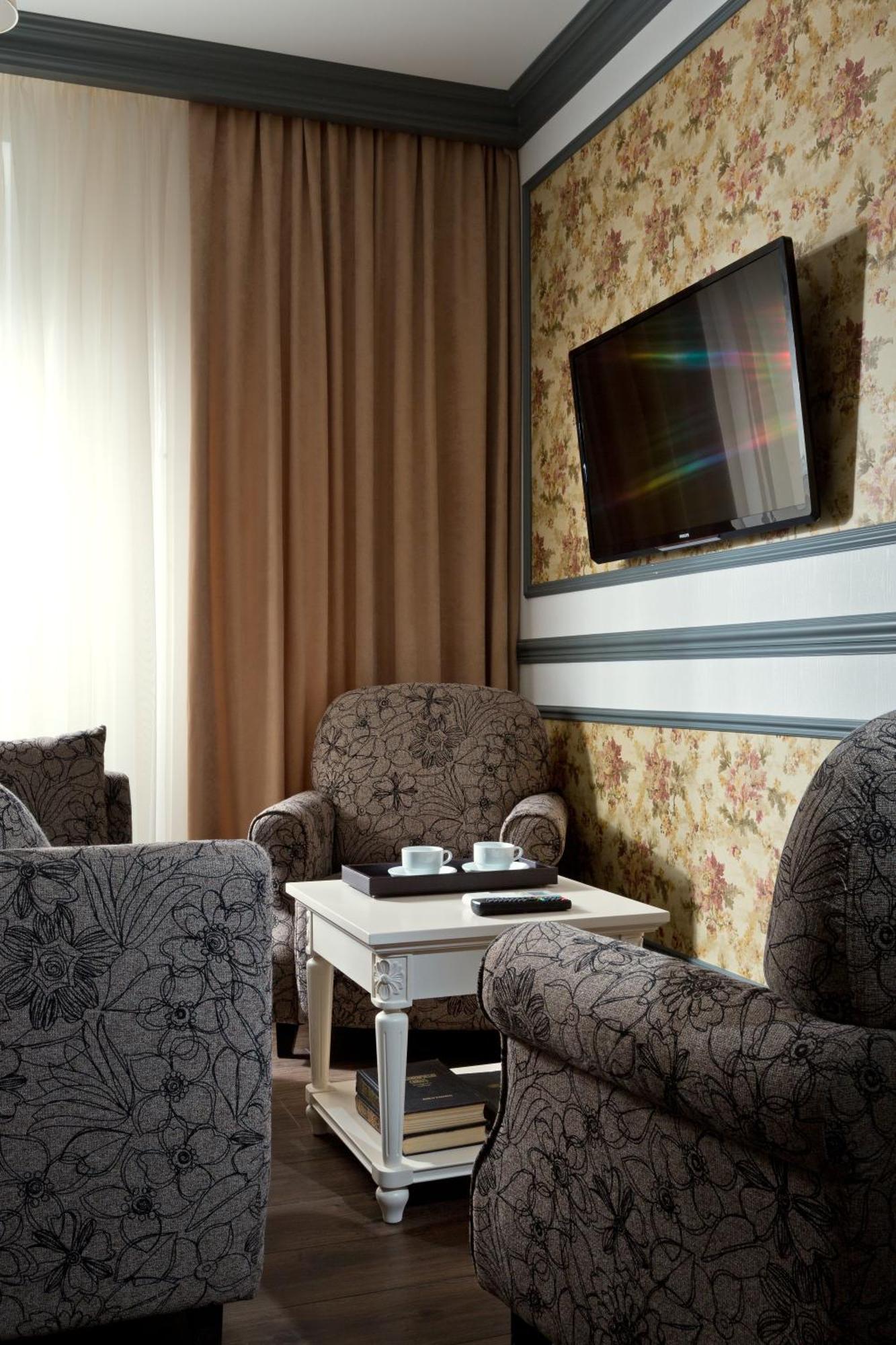 De Gaulle Boutique Hotel คาร์คิฟ ภายนอก รูปภาพ