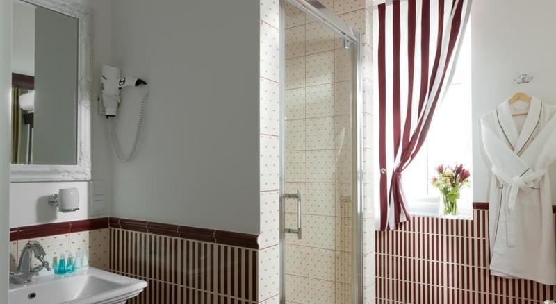 De Gaulle Boutique Hotel คาร์คิฟ ภายนอก รูปภาพ