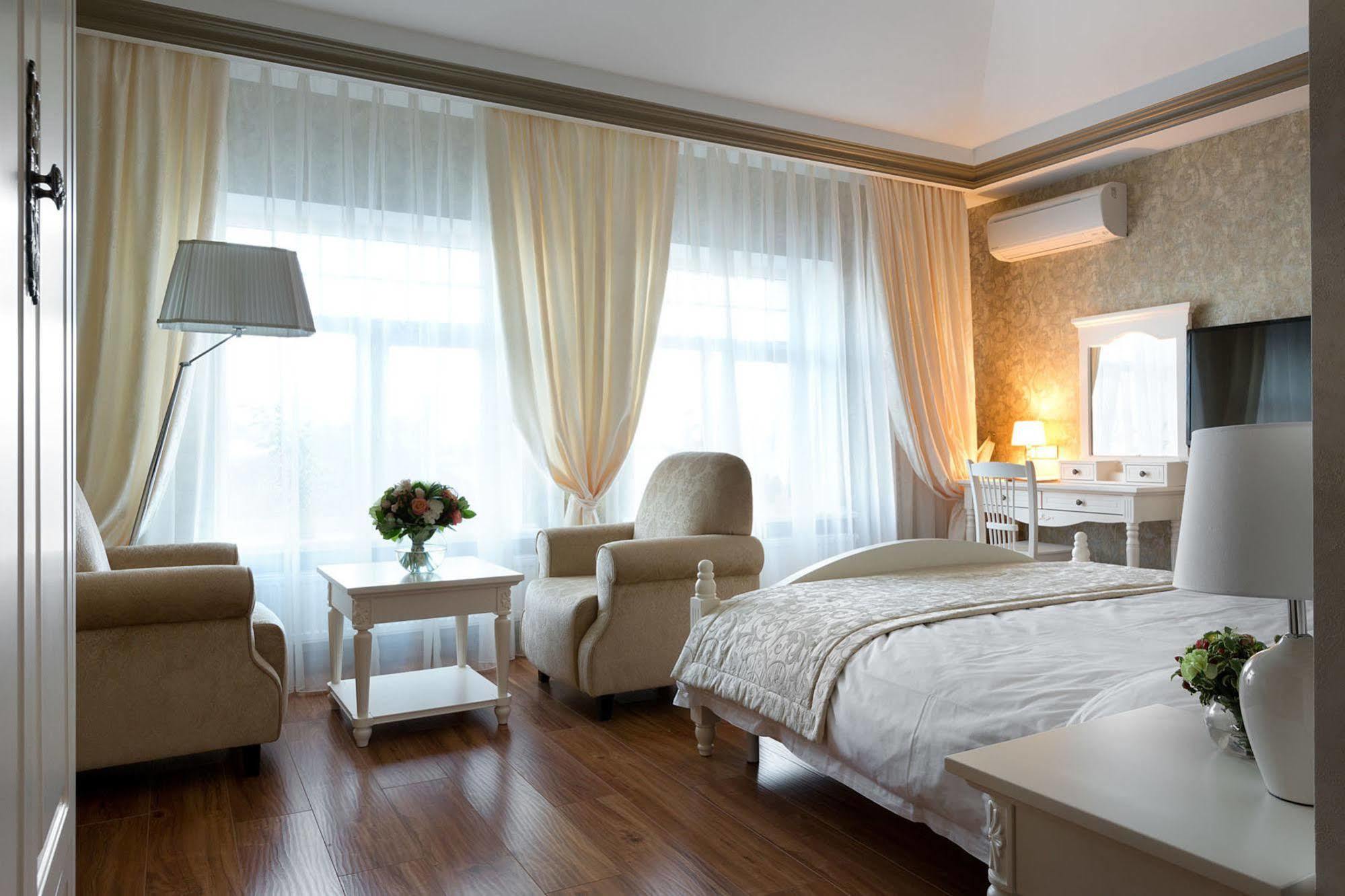 De Gaulle Boutique Hotel คาร์คิฟ ภายนอก รูปภาพ