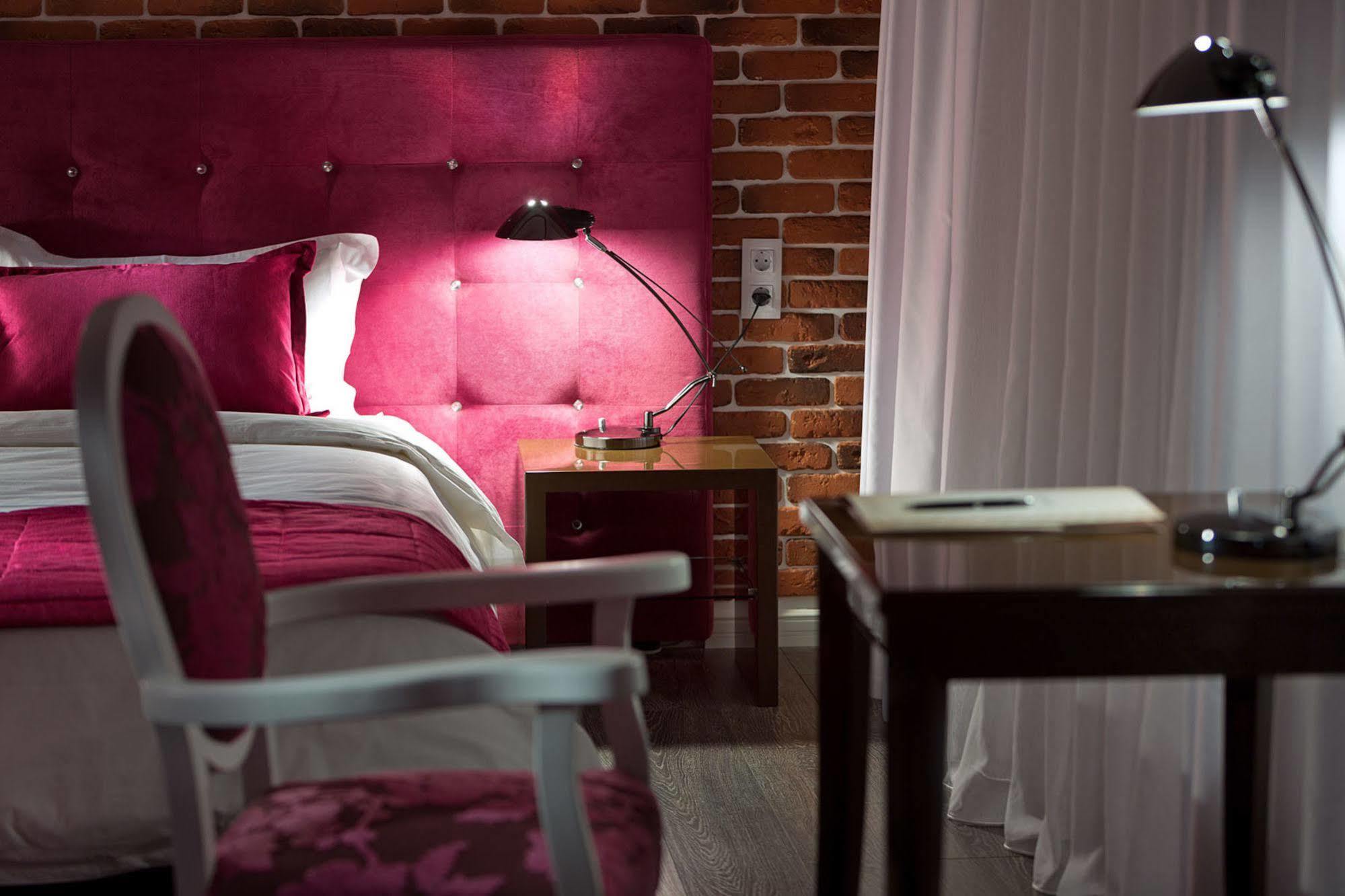 De Gaulle Boutique Hotel คาร์คิฟ ภายนอก รูปภาพ