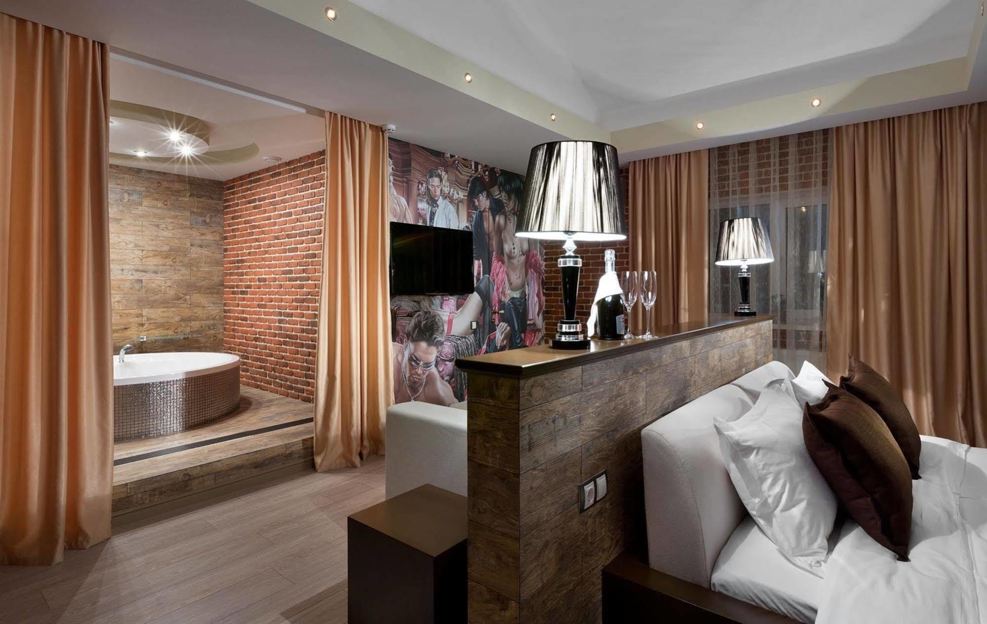 De Gaulle Boutique Hotel คาร์คิฟ ภายนอก รูปภาพ